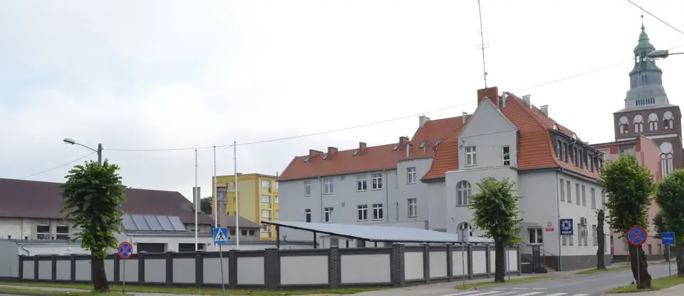 Uwaga na oszustów przy zakupie wyprawki szkolnej – policja radzi, jak bezpiecznie robić zakupy online