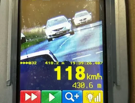 Ponad dwukrotnie przekroczył prędkość w terenie zabudowanym – stracił prawo jazdy