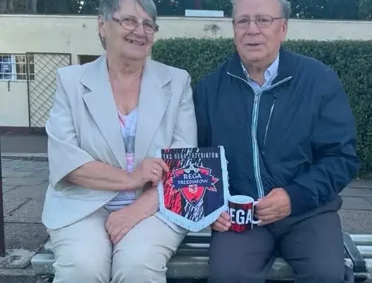 Legenda Regi Trzebiatów odwiedziła stadion podczas meczu z AP Kotwicą