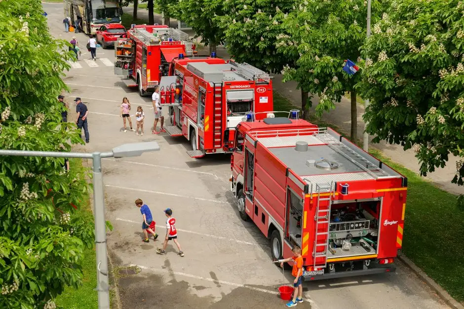 Strażacy z OSP Gryfice odwiedzili zerówkę w Szkole Podstawowej nr 3